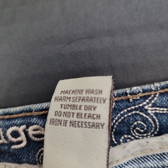 Refuge- Woman’s Jean's, Sz. 11R - Picture 5 of 9